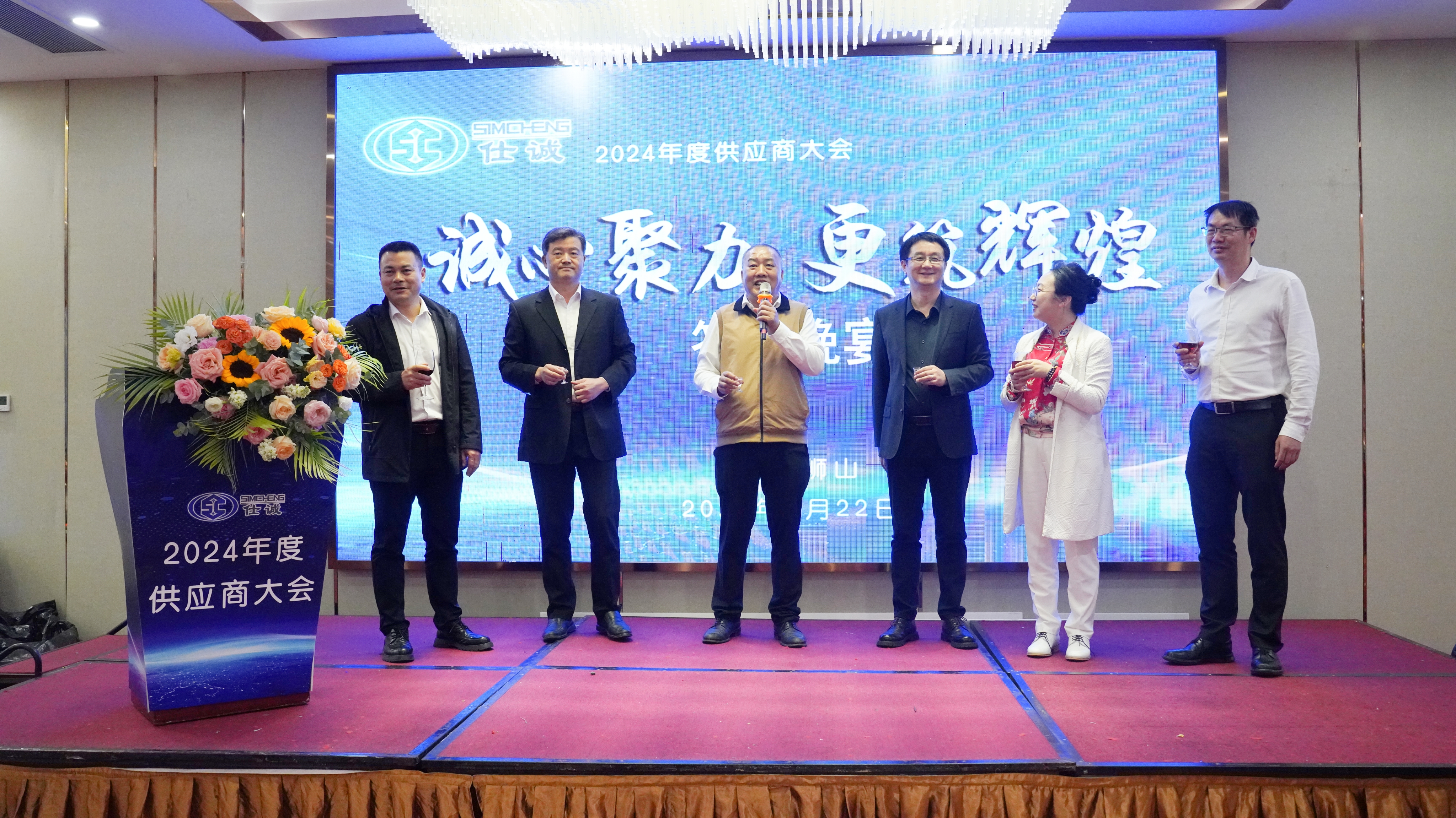 12044241.jpg 12044241.jpg